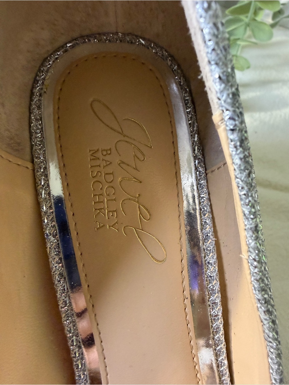 Jewel Badgley Mischka Silver Glitter Pumps Heels Size 7.5 Pointed Toe - Picture 11 of 13